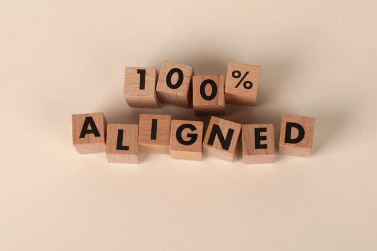 Its Sophie Biggerstaff Blog - How To Build An Online Business In Alignment With Your Life Using The Freedom Model Method
