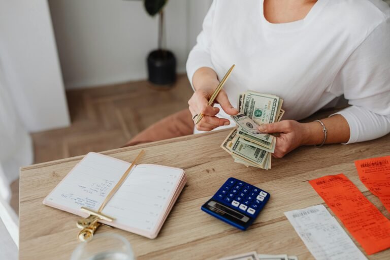 Its Sophie Biggerstaff - How to Start an Online Business With No Money or Experience